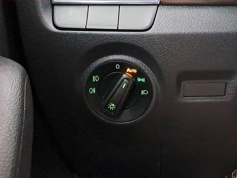 Škoda Fabia (2019) Style 1.0 TSI, Navi, Tempomat - fotka 17 z 19