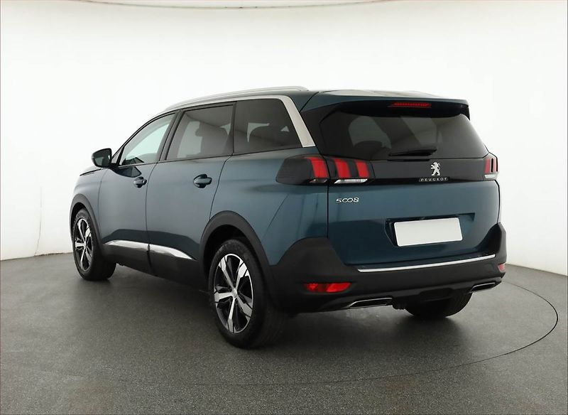 Peugeot 5008 (2018) 1.6 THP, Automat, 7 míst - fotka 4 z 21