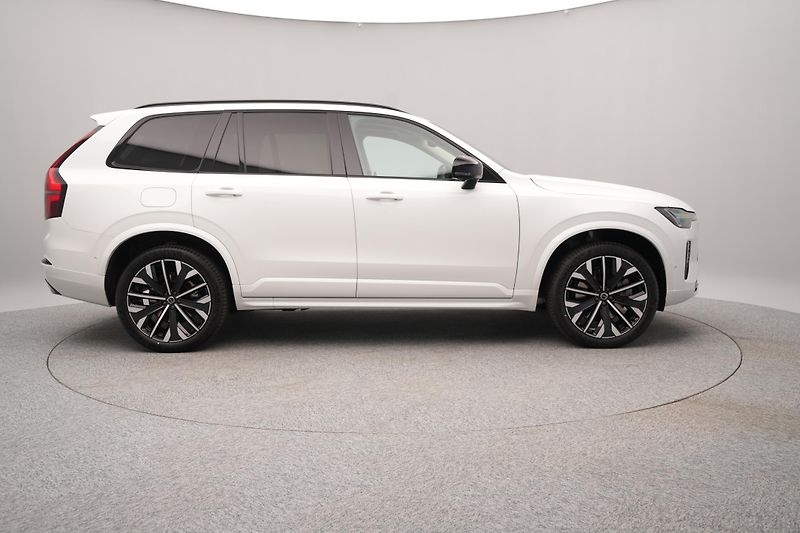 Volvo XC90 (2026) T8 AWD RECHARGE ULTRA DARK 7m - fotka 12 z 28