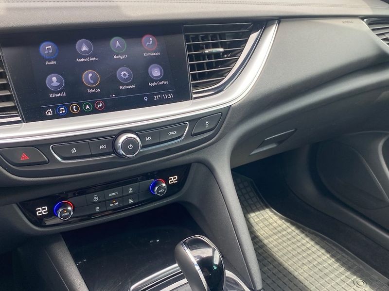 Opel Insignia (2021) SPORTS TOURER 2,0 (147kW) Aut. - fotka 15 z 30