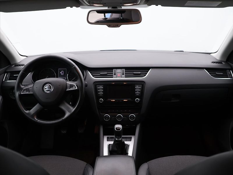 Škoda Octavia 1,4 TSI 103kW Elegance Xenon - fotka 21 z 29
