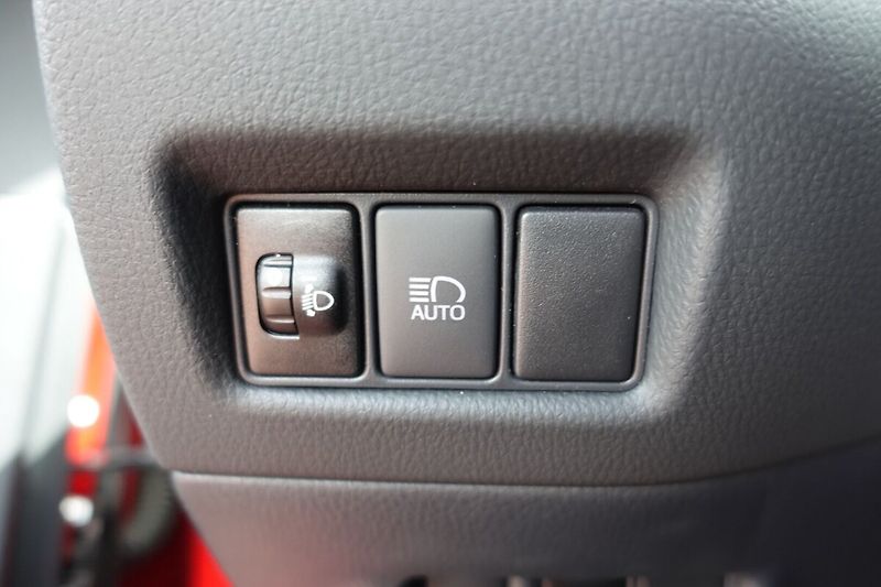 Toyota C-HR 1.8HSD - 1 CVT Style - fotka 19 z 32