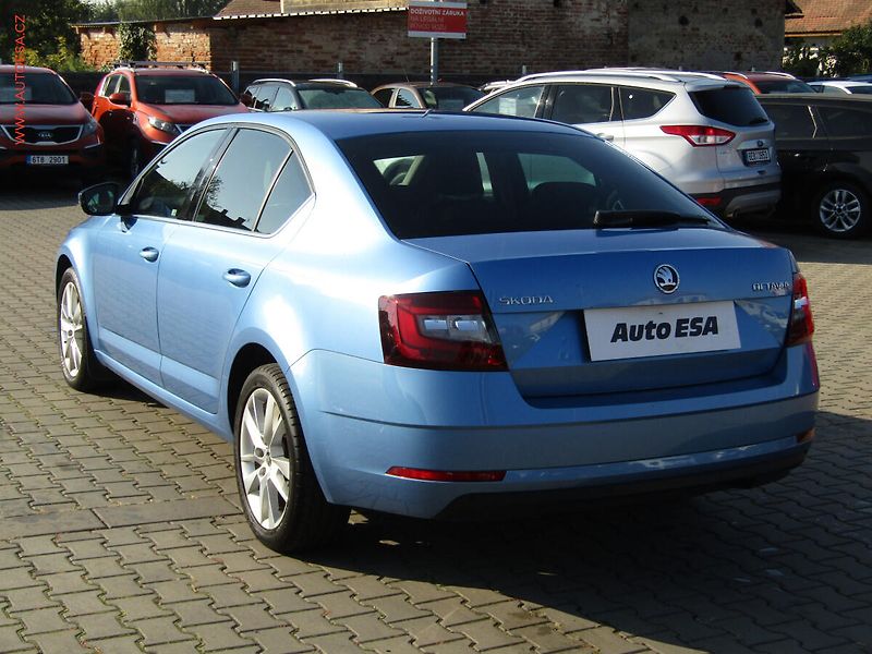 Škoda Octavia (2017) 2.0 TDi, ČR, Style, LED - fotka 6 z 18