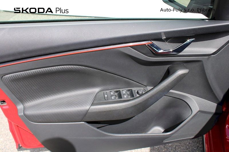 Škoda Kamiq (2025) Monte Carlo 1.5TSI / 110kW 7°D - fotka 9 z 25