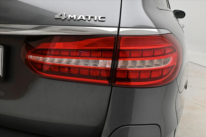 Mercedes-Benz Třídy E 2,0 300de 225kW 4Matic Záruka - fotka 29 z 30