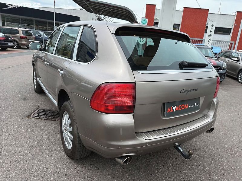 Porsche Cayenne 3.2 V6, 4X4, Automat - fotka 8 z 37