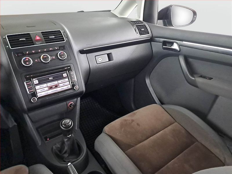 Volkswagen Touran (2013) 1.4 TSI, 7 míst, Tempomat - fotka 8 z 22