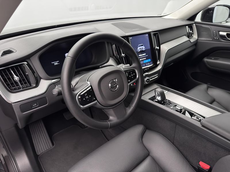 Volvo XC60 B5 AWD PLUS DARK CZ  - fotka 24 z 50