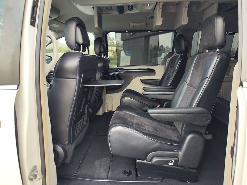 Lancia Voyager 2.8 CRD/120kW 7.Míst ČR - fotka 16 z 36