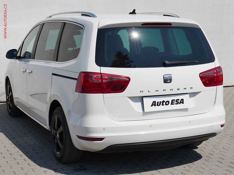 Seat Alhambra (2012) 2.0 TDI, FR, AT - fotka 6 z 22