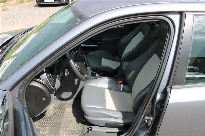 Saab 9-3 2,0 i  AUTOMAT, KLIMA - fotka 25 z 28