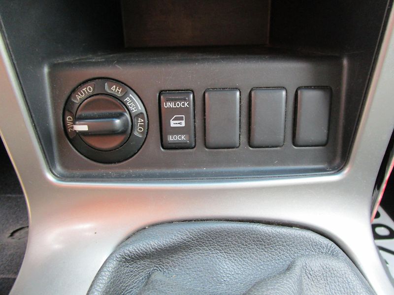 Nissan Pathfinder 2,5DCI-128KW-NOVÝ OLEJ - fotka 12 z 15