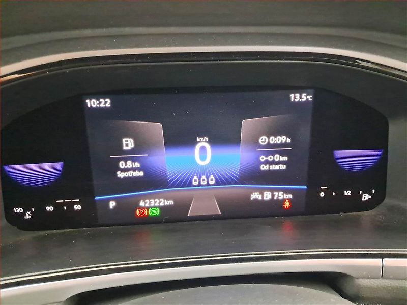 Volkswagen T-Roc (2022) 1.5 TSI - fotka 11 z 19