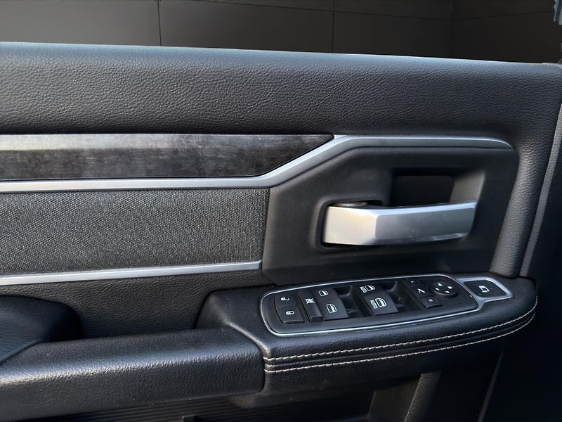 Dodge RAM (2019) 2500  CUMMINS HEAVY DUTY - fotka 13 z 27