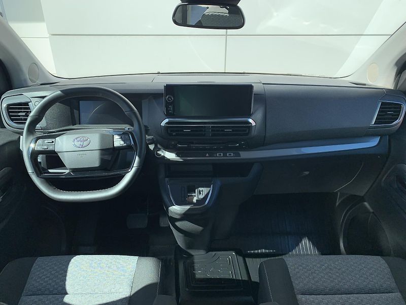 Toyota ProAce Verso FAMILY 2,0 L2 AT8 - fotka 2 z 25