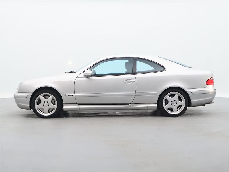 Mercedes-Benz CLK 5.4 i 255kW 55 AMG Aut. - fotka 4 z 38