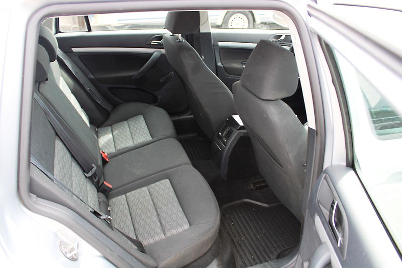 Škoda Octavia (2013) 1,6TDI KLIMA EL.OKNA TEMPOMAT - fotka 12 z 16