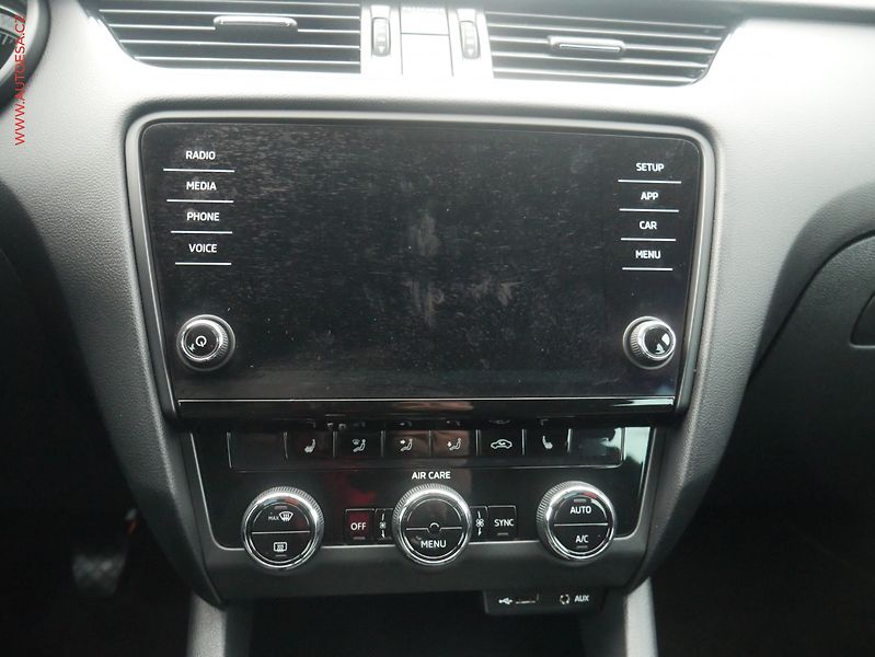 Škoda Octavia (2017) 1.6 TDi, ČR, STK 9/2027 - fotka 12 z 19