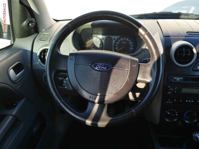 Ford Fusion (2003) 1.4 16V, AC, tažné - fotka 13 z 15