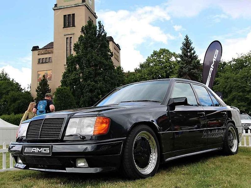 AMG 300 SEL má zajímavou přezdívku. Vozu se říká 
