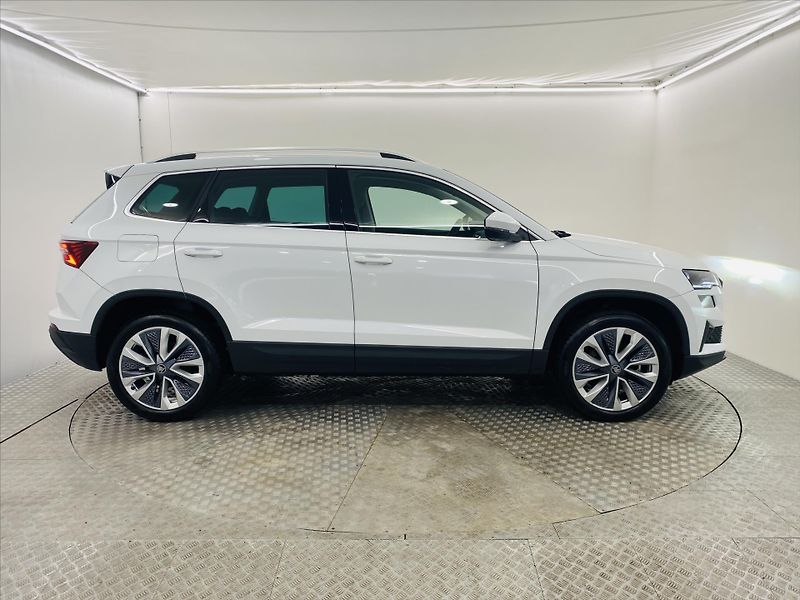 Škoda Karoq 1,5 TSI 110kW Top Selection - fotka 25 z 27