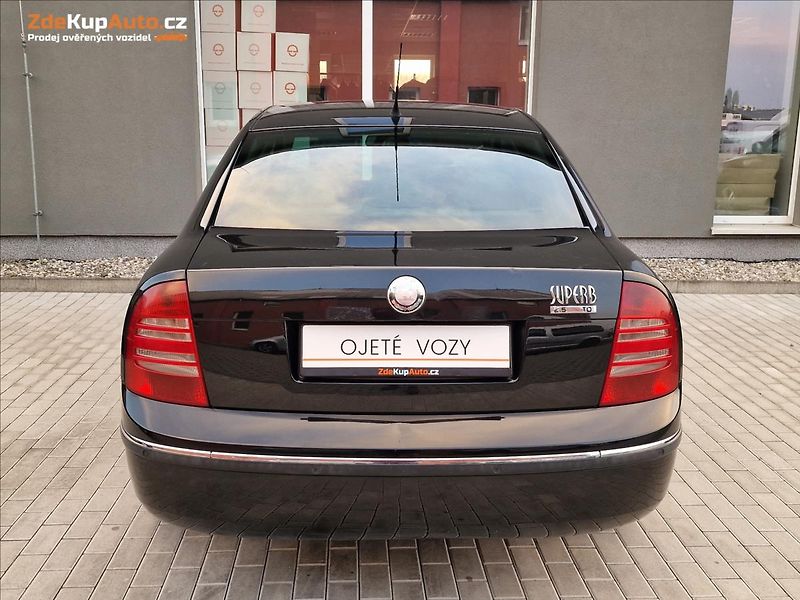 Škoda Superb 2.5 TDI  V6 120kW Elegance,ČR - fotka 9 z 46