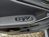 Aston Martin DBX 707 23