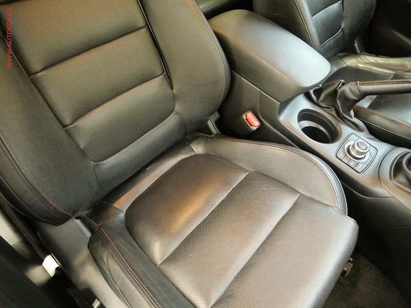 Mazda CX-5 (2014) 2.2D 4x4, 2.maj,ČR, Bixen - fotka 12 z 23
