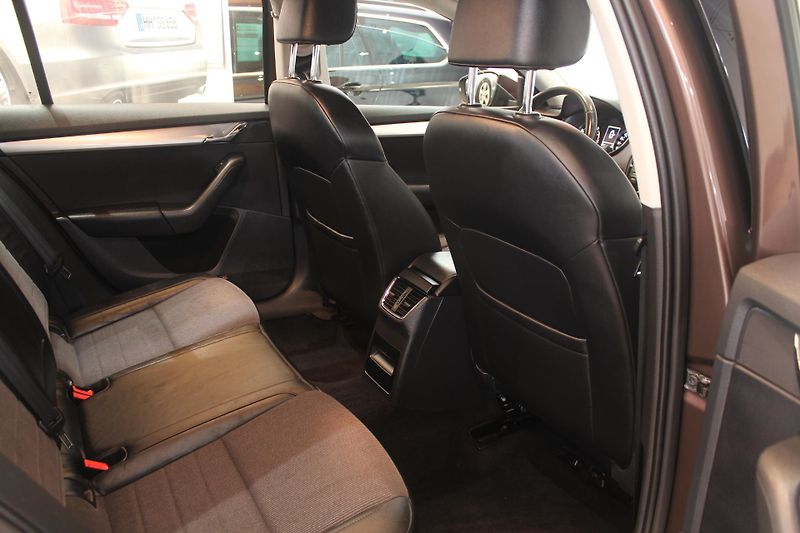 Škoda Octavia (2014) 1.2TSI DSG Elegance  - fotka 22 z 29