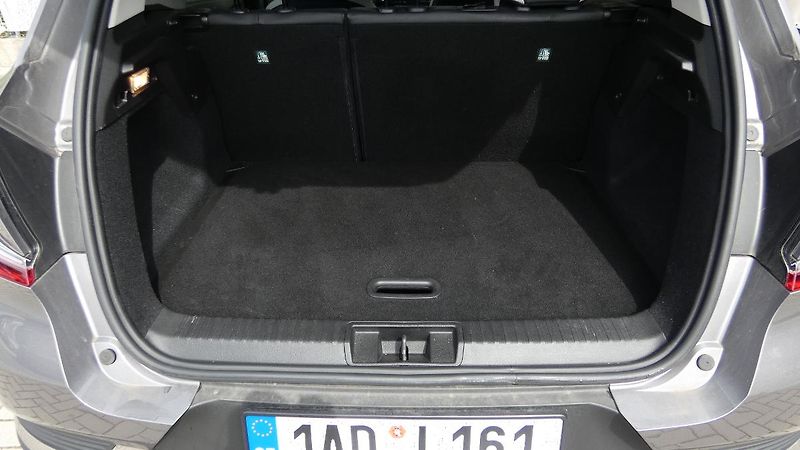 Renault Captur 1,3  TCe 140 Techno EDC - fotka 20 z 22