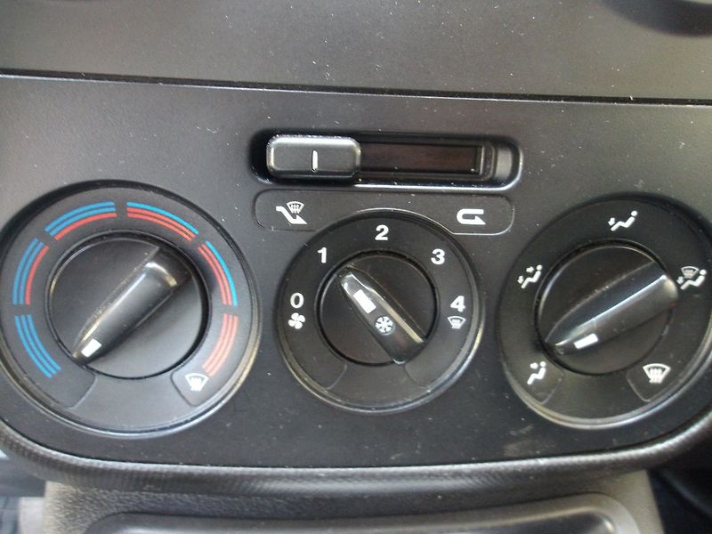 Peugeot Bipper 1,3JTD ČR ! 1.MAJ.! -21%DPH !! - fotka 14 z 26