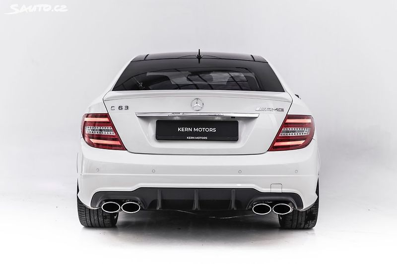 Mercedes-Benz Třídy C 63AMG Coupe*krásný stav*Servis - fotka 4 z 50