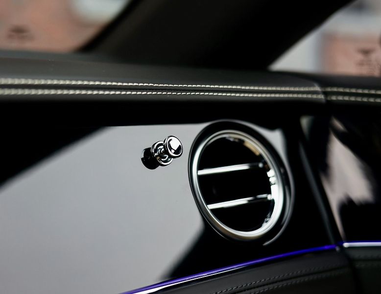 Bentley Continental GT (2020) 4.0 V8 440 KW 4x4 - fotka 45 z 51