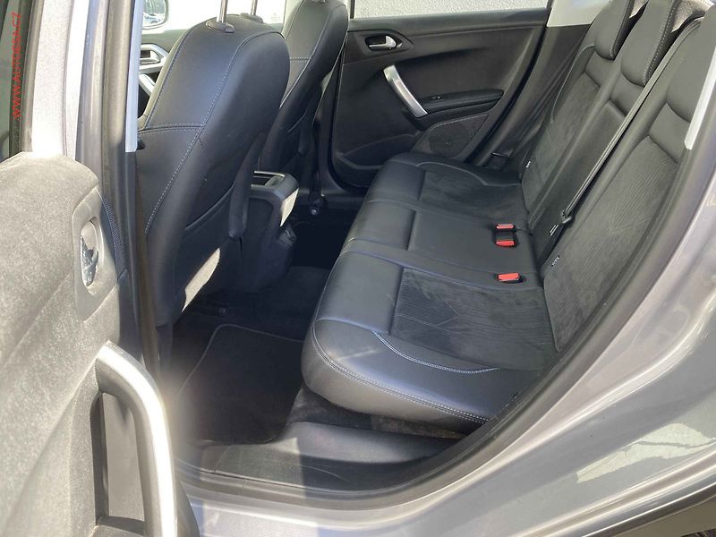 Peugeot 2008 (2017) 1.2 PT, Crossway, panor - fotka 10 z 17