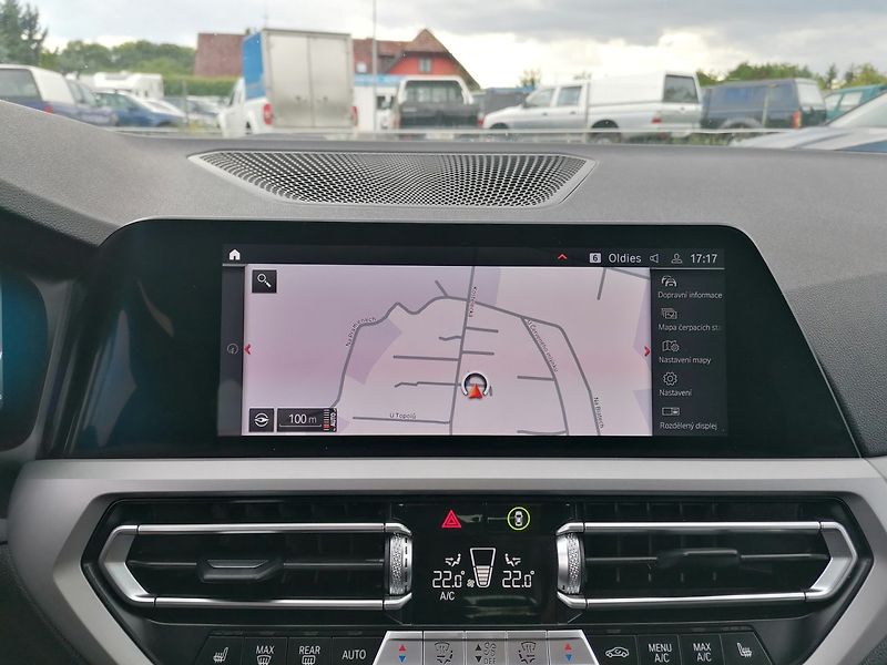 BMW Řada 3 (2021) 2.0 318D A/T Kůže - fotka 13 z 33