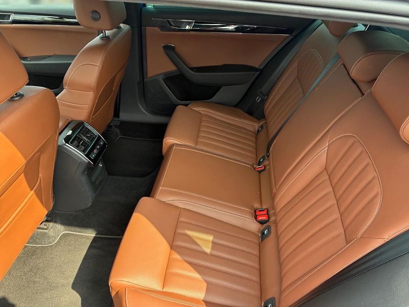 Škoda Superb (2023) L&K 2.0TDI 147kW DSG 4x4 CZ - fotka 8 z 11