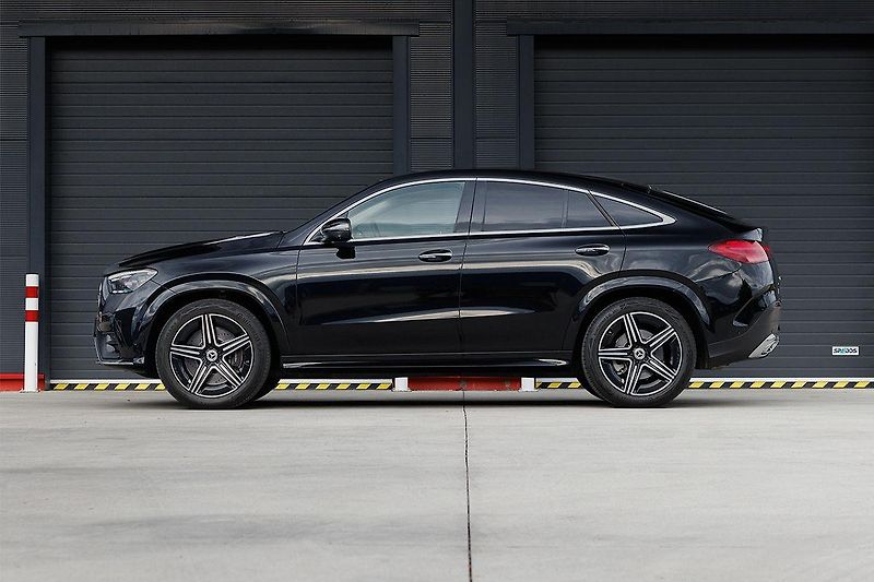 Mercedes-Benz GLE (2025) GLE 450d Coupe 4Matic AMG Line - fotka 12 z 49