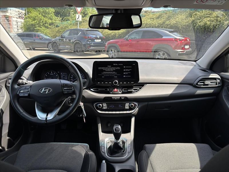 Hyundai i30 1,5 TGDi 118kW Smart ZÁRUKA - fotka 9 z 45