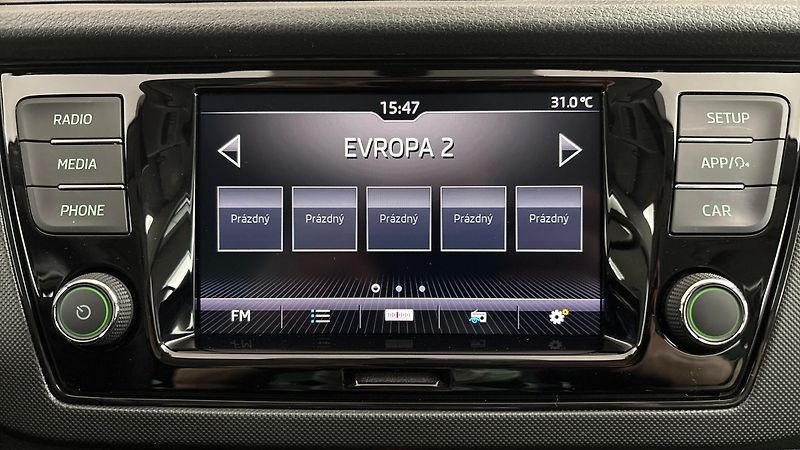 Škoda Fabia 1.0 TSI Ambition Combi - fotka 11 z 23