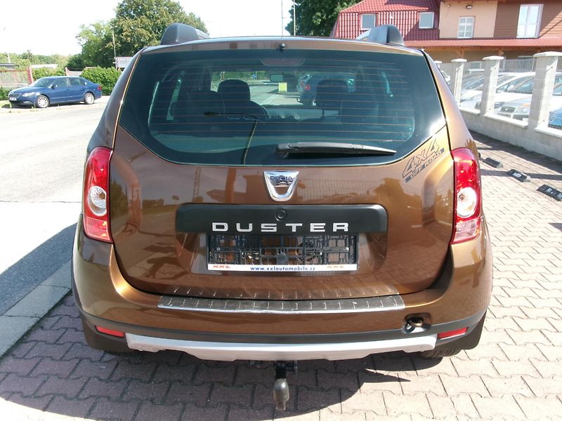Dacia Duster (2012) 1,6 16V 4x4 KLIMA ALU TAŽNÉ - fotka 8 z 31