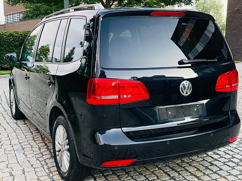 Volkswagen Touran 2.0TDI MANUÁL SENZORY VÝHŘEV - fotka 16 z 45