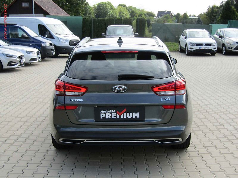 Hyundai i30 (2023) 1.5 DPi, 1.maj,ČR, Navi, AC - fotka 5 z 22