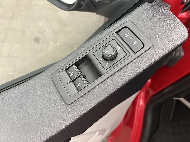 Volkswagen Transporter 2.0 TDI - fotka 15 z 21