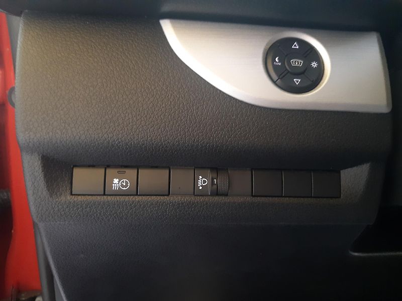 Toyota ProAce Verso 2.0 D 130KW AUTOMAT PANORAMA   - fotka 19 z 38