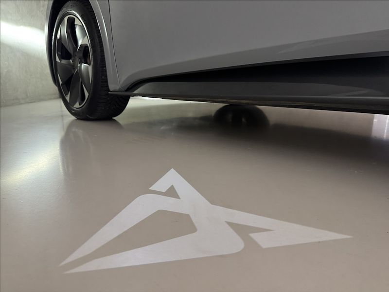Cupra Born 150kW LED SoH 96,5% PDC - fotka 47 z 48