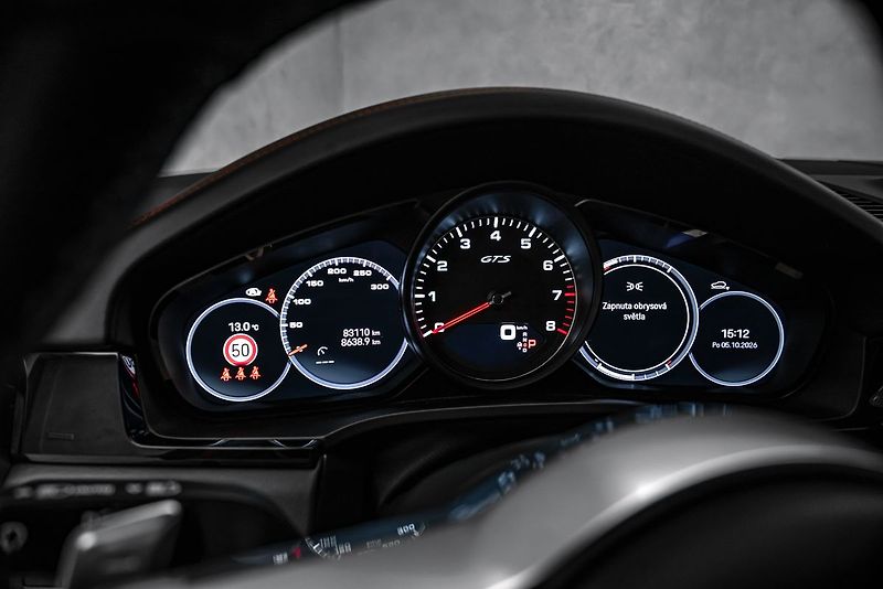 Porsche Cayenne GTS Sport Chrono PASM Pano App - fotka 25 z 27