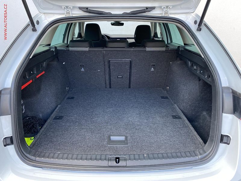 Škoda Octavia (2022) 2.0 TDi, Style, DSG, panor, - fotka 7 z 19
