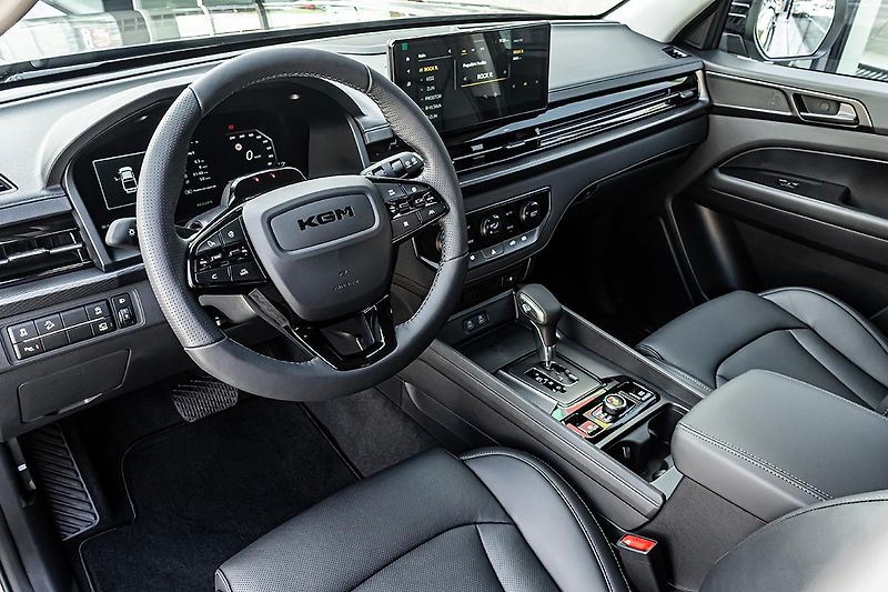 SsangYong Musso (2026) 2,2 e-XDI 4WD AT PREMIUM+  Gra - fotka 8 z 20