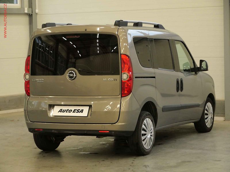 Opel Combo (2012) 1.6CDTi 7míst, AC, temp - fotka 4 z 18