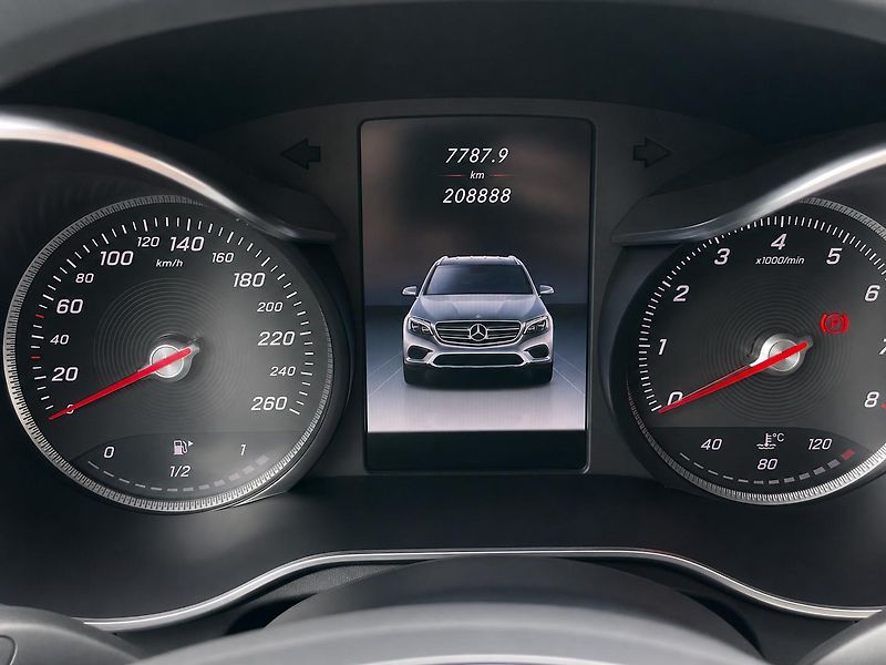 Mercedes-Benz GLC (2017) 250 4MATIC, DPH,kůže,Distronic - fotka 14 z 18